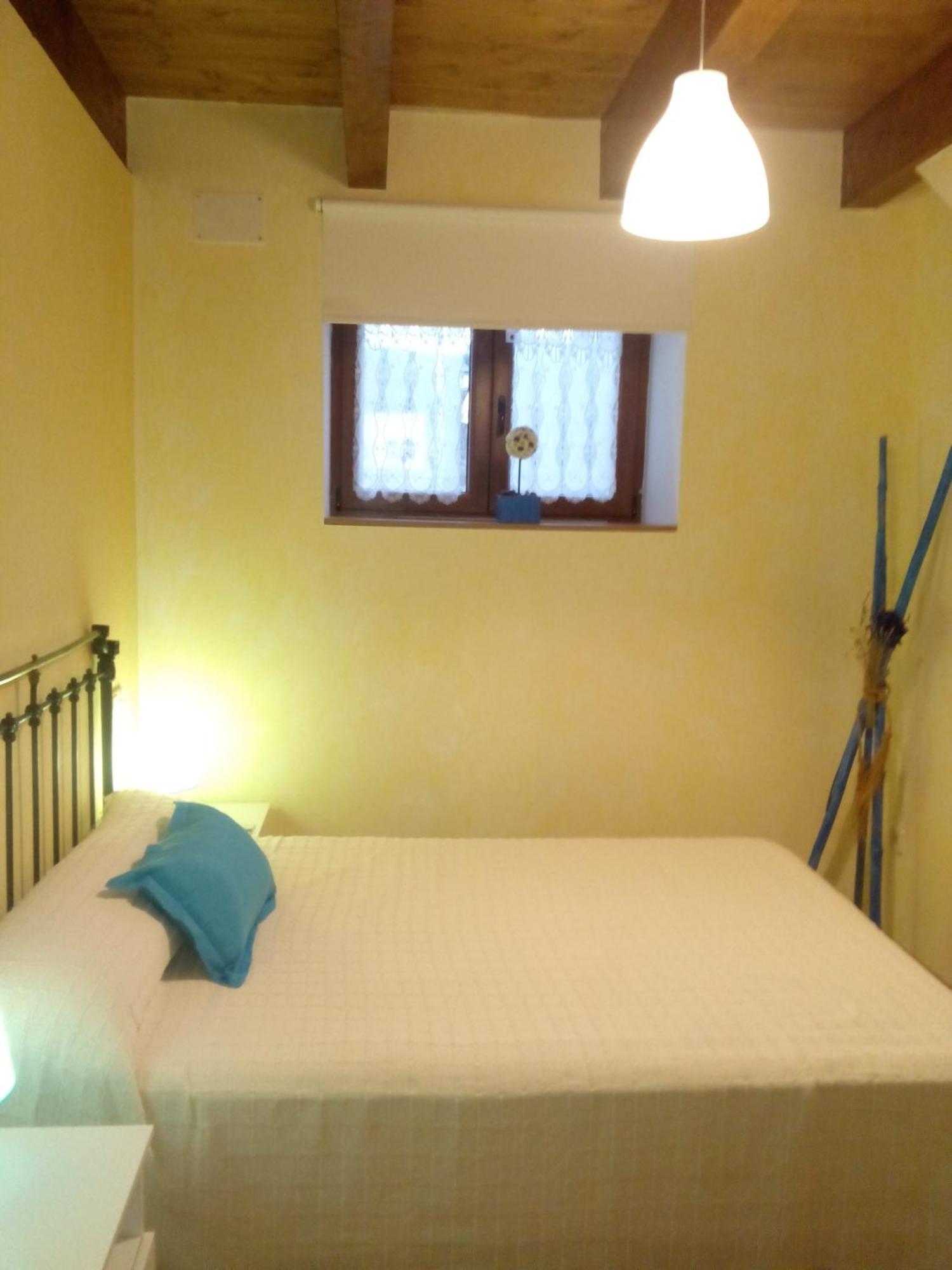 Casa Javier Pensionat Rodellar Rum bild