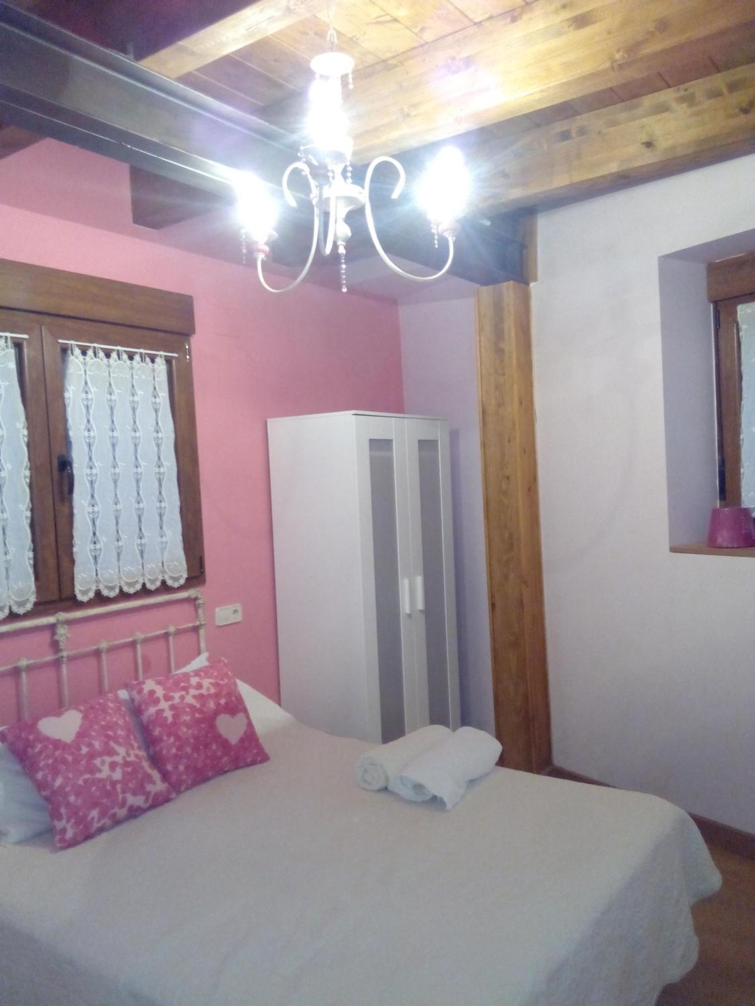 Casa Javier Pensionat Rodellar Rum bild
